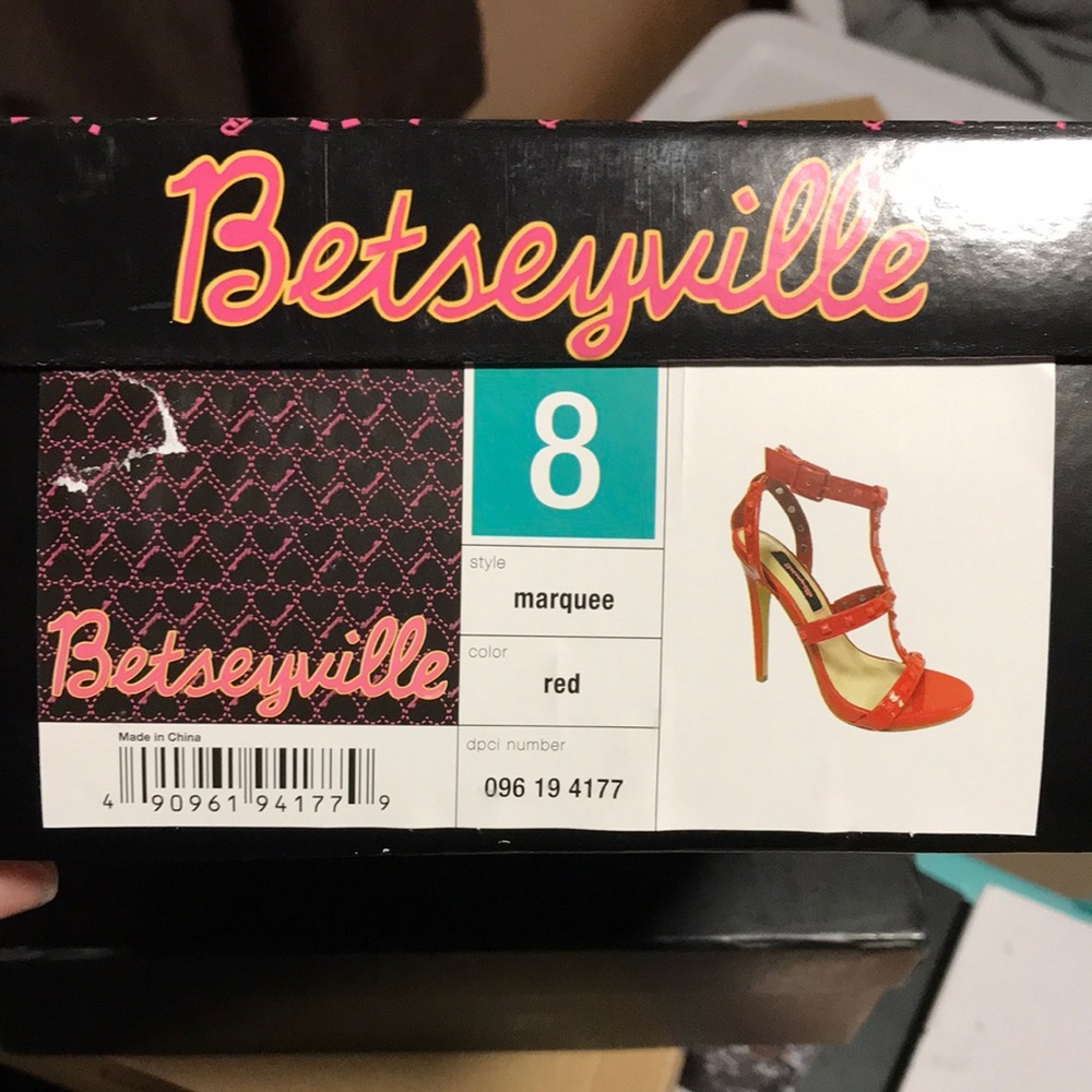 Betseyville Marquee